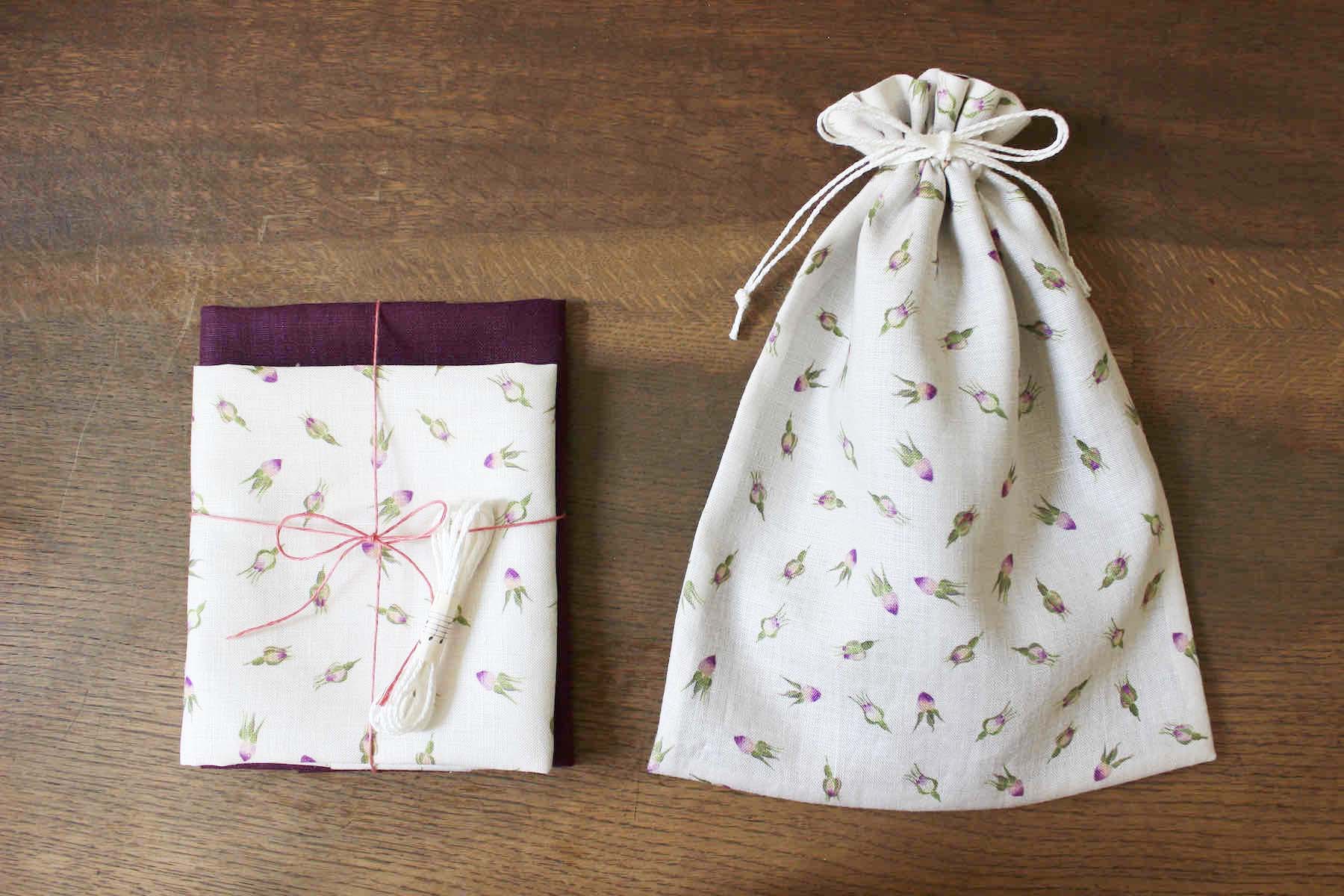 リネンプリント薔薇蕾　白<br />巾着セット